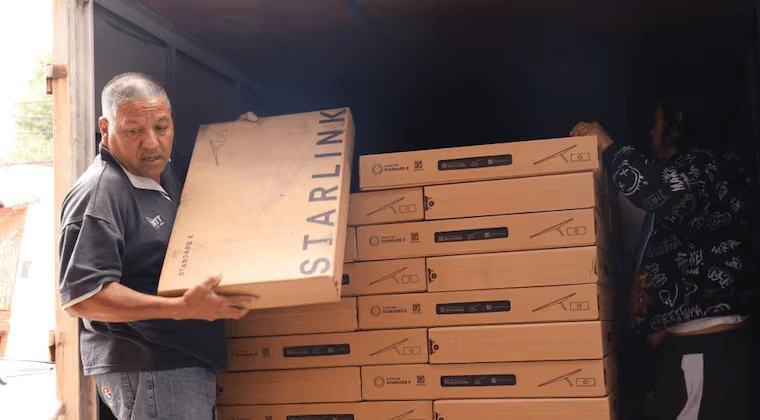 PARAGUAY RECIBE LOS PRIMEROS EQUIPOS STARLINK PARA LLEVAR INTERNET A ESCUELAS, PUESTOS DE SALUD Y COMUNIDADES RURALES