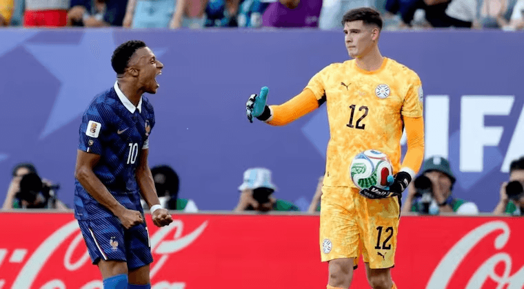 INFANTINO RESPALDA A MBAPPÉ Y CONDENA LOS ATAQUES RACISTAS TRAS FRANCIA-PARAGUAY