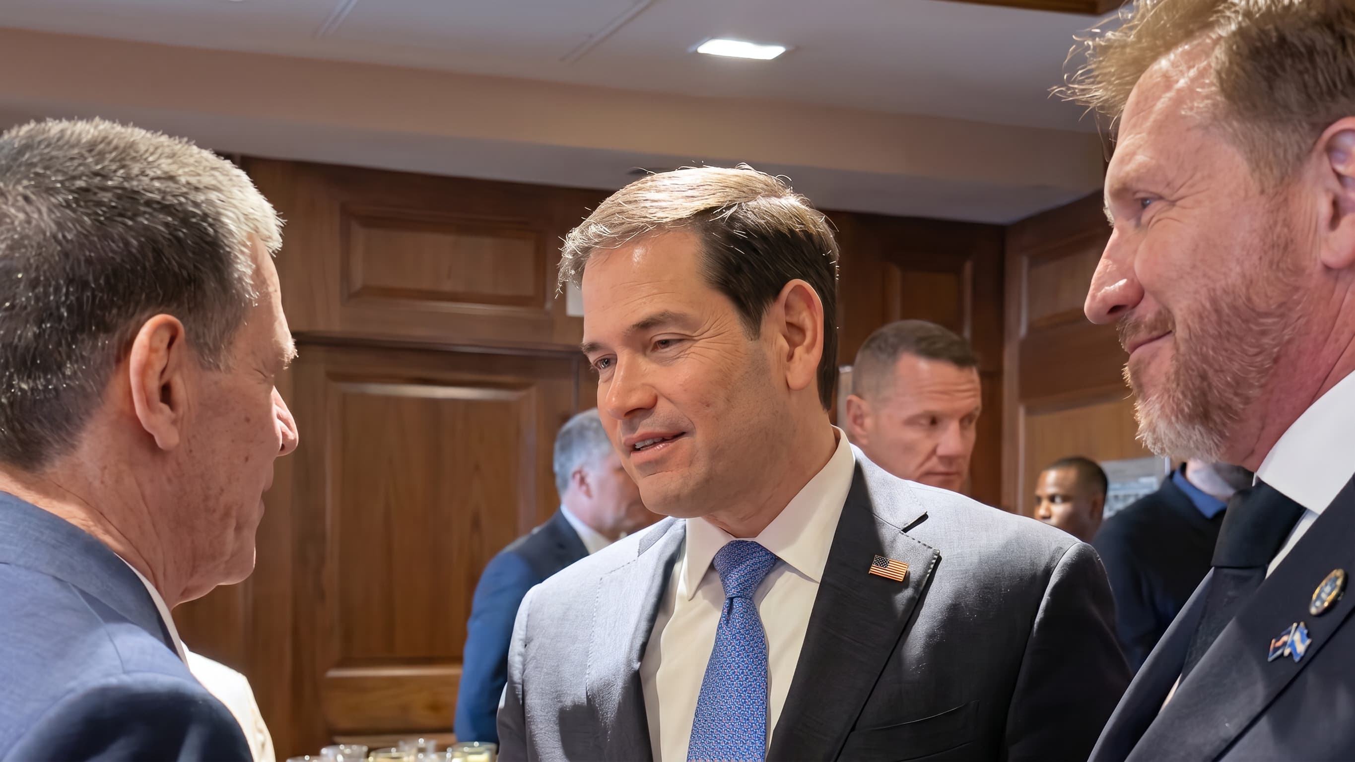 CARTES REGRESÓ A EE. UU. Y MANTUVO UN ENCUENTRO CON MARCO RUBIO EN LA FINAL DEL MUNDIAL