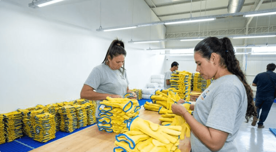 MUJERES LIDERAN 4 DE CADA 10 HOGARES Y FORTALECEN SU PRESENCIA EN EL MERCADO LABORAL