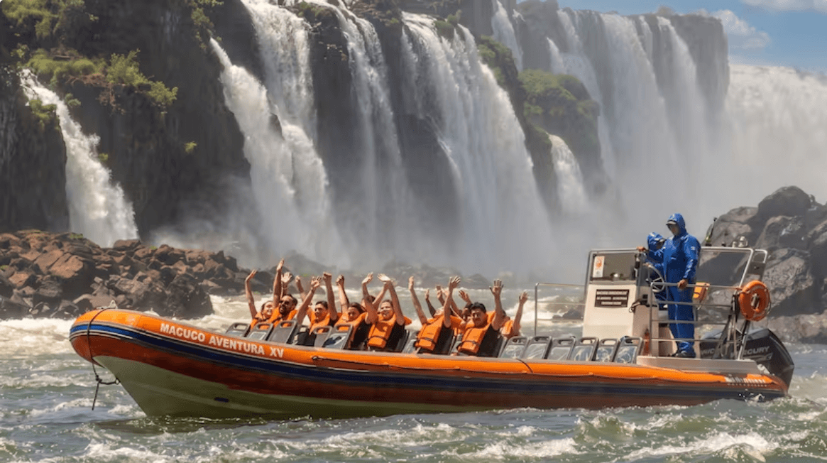 TURISTA HOLANDÉS MUERE TRAS VOLCAR LANCHA EN LAS CATARATAS DEL IGUAZÚ