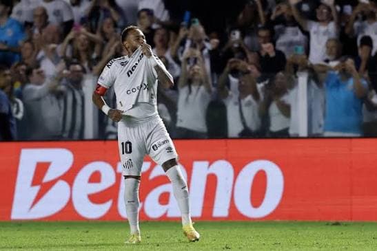 ENTRE LÁGRIMAS, NEYMAR CONFIRMA SU ADIÓS DEFINITIVO A BRASIL