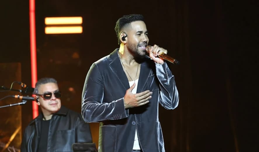 Romeo Santos se pone la camiseta por los niños con autismo y crea su propia fundación