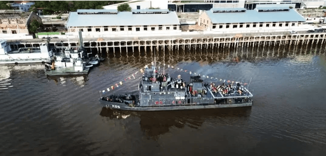 Buques de la Armada llegan a Encarnación para acompañar el Rally del Paraguay