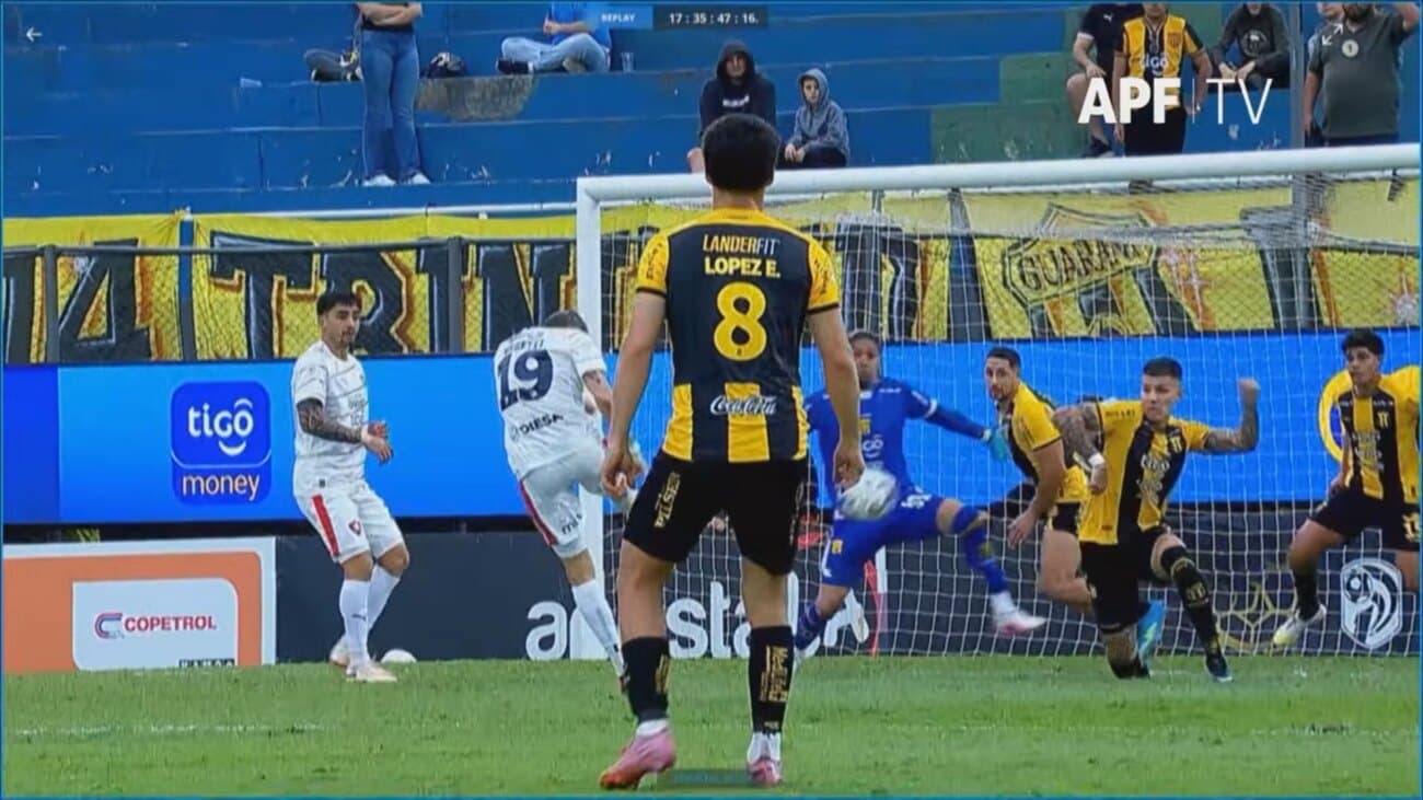 Árbitros justifican el penal para Cerro y explican por qué Piris Da Motta no fue expulsado