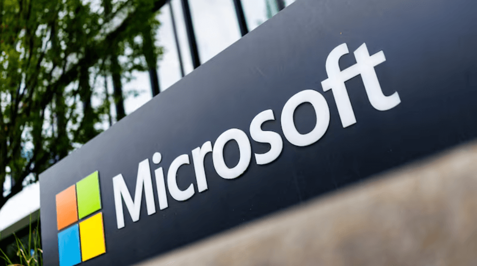 Microsoft pone límites a su propia IA: “Las personas importan más que la IA”