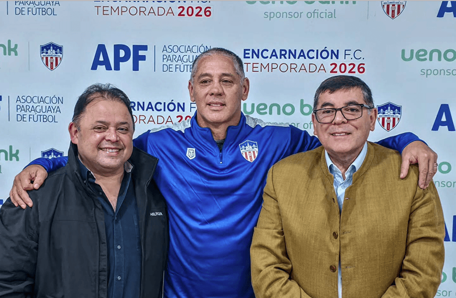 Desfile de entrenadores en Encarnación FC: Caballero se va y ya buscan al quinto DT