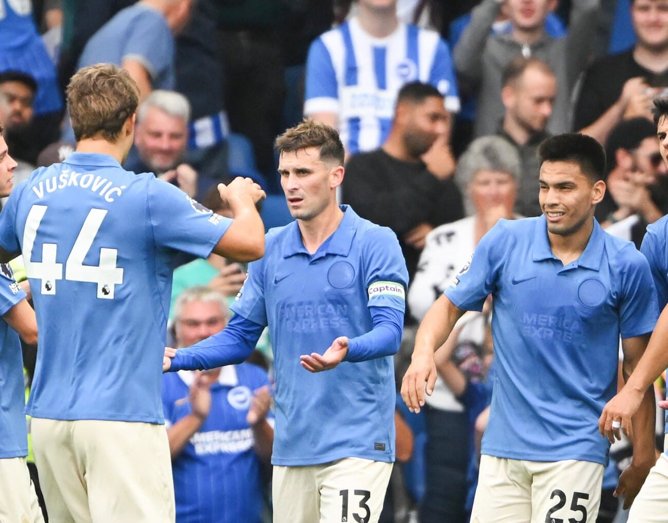 Diego Gómez brilla ante Arsenal y Brighton da el golpe en la Premier